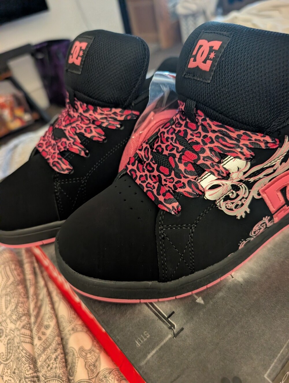 DC Black Sneakers with Pink Leopard Laces PIXIE 8.5w - Picture 6 of 9